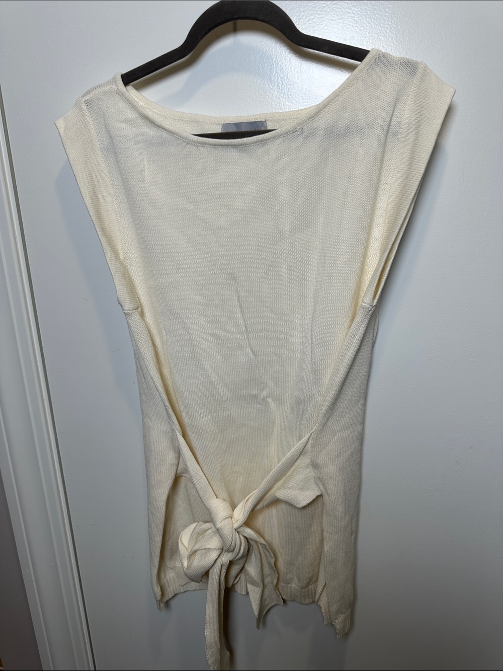 Modern Citizen Cream Tie-Front Sleeveless Top (06)